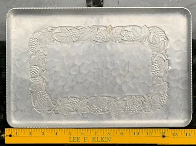 HAND-FORGED, MID-CENTURY GRAPE MOTIF ALUMINUM SERVING TRAY - Everlast Metals - Image 1 of 4