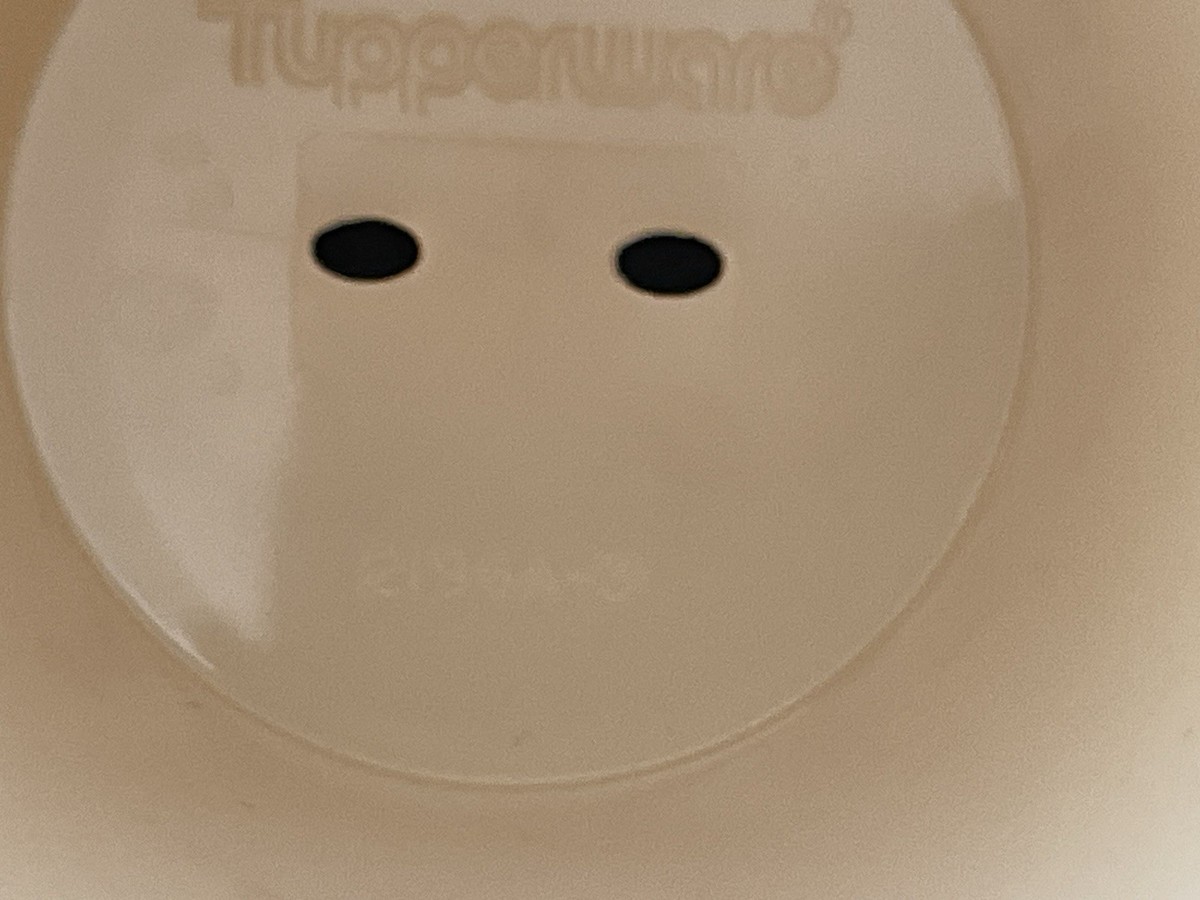 Tupperware Ultra 21 6 Pc Microwave Ovenware-3 QT, Colander & Cone