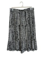 Sag Harbor Black White Pull On Skirt Rayon Petite M Ruffle Hem Abstract