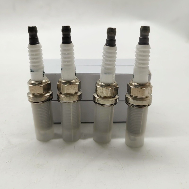 4pcs New 18845-11160 Spark Plugs For Hyundai Kia SANTAFE TUCSON FORTE  IRIDIUM