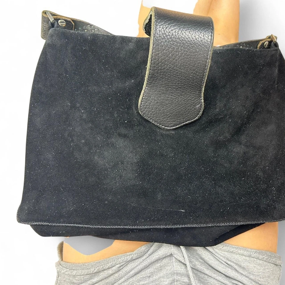 Tylie Malibu hombro gamuza negro Foto 4 de 4