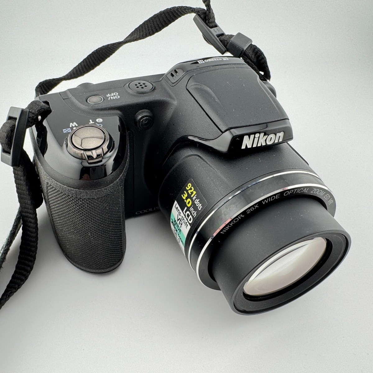 Nikon COOLPIX L810 16.1MP Red Digital Camera Bundle w/ 32GB