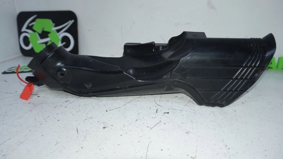 2006 2007 SUZUKI GSXR 600 750 RIGHT RAM AIR INTAKE TUBE DUCT 148916 913 OEM - Image 4 of 4