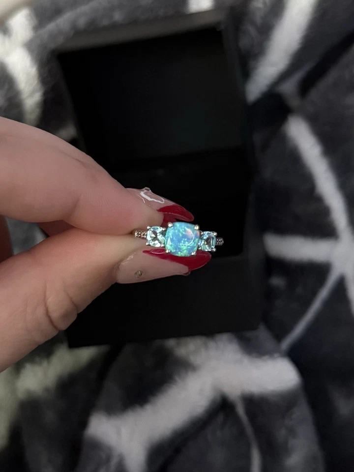 Aguamarina y diamante creados por Zales Lab talla 7 Foto 2 de 2