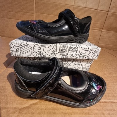 Clark s Mädchen Relda Spark Kinder Schuhe schwarz Leder Größe 8,5 / F - Einhorn Motiv