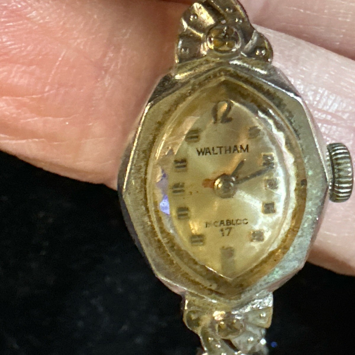 Vintage Women's Waltham Incabloc 17 Jewel 1/20 10k GF Watch