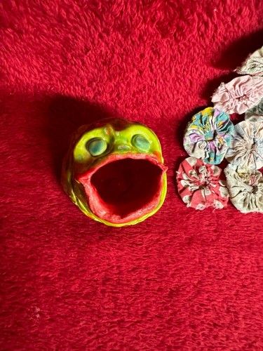 Handmade Pottery Big Mouth Frog Mini Pinch Pot - Picture 7 of 8