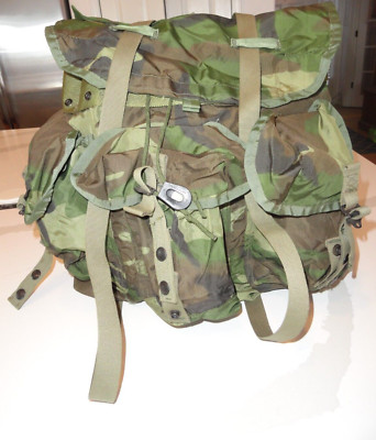 VINTAGE MILITARY WOODLAND BDU SIGNAL RTO SINCGARS Radio