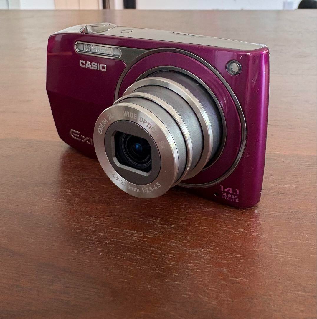 CASIO EXILIM EX-Z2300 Purple Digital Camera 14.1MP 5x