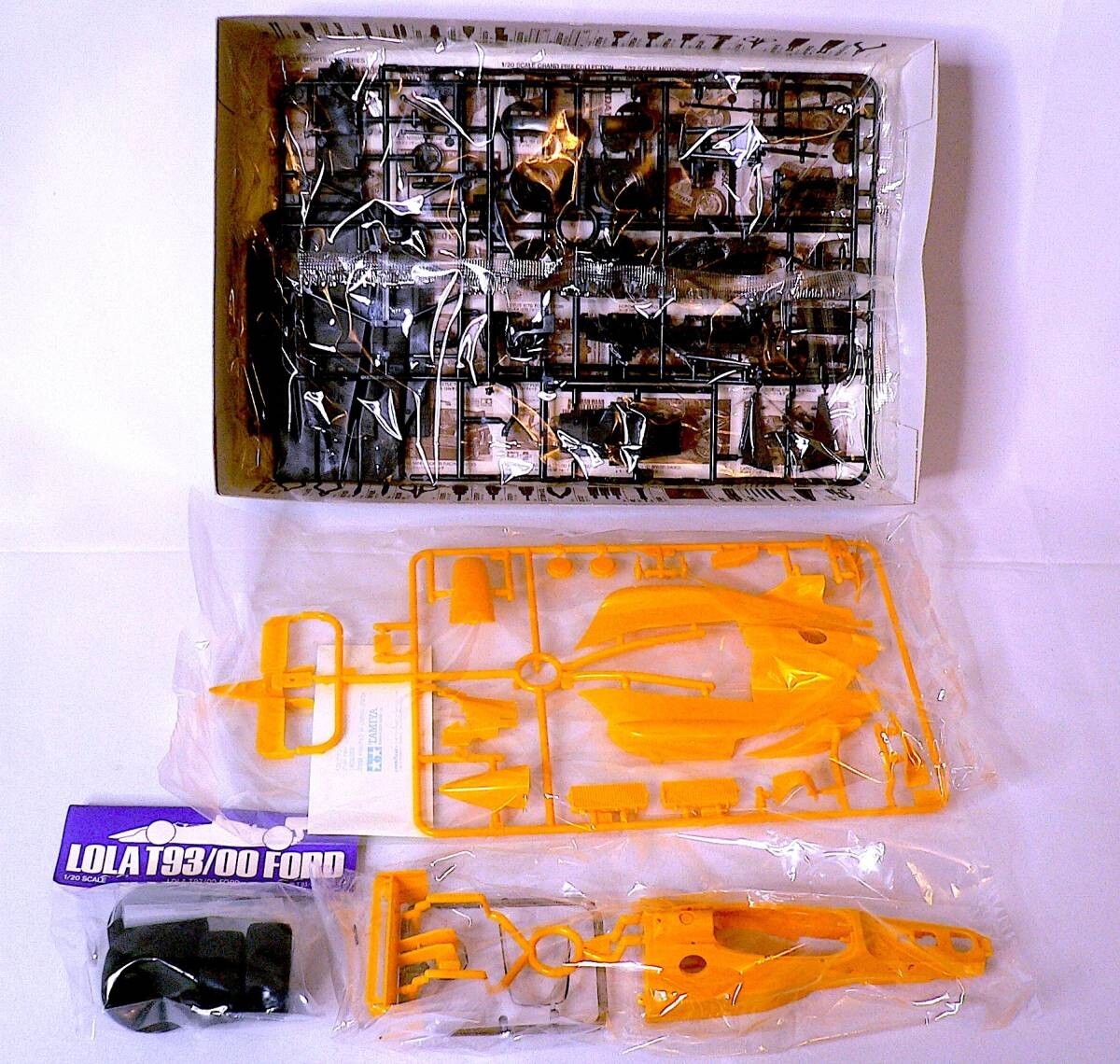 Tamiya 1/20 Dick Simon Duracell Mobil 1 Sodia Lola T93/00 Ford