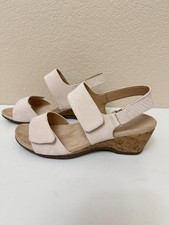 Vionic Beige Kanya Embossed Wedge Adjustable Snake Print Women  s Sandals Sz: 6.5