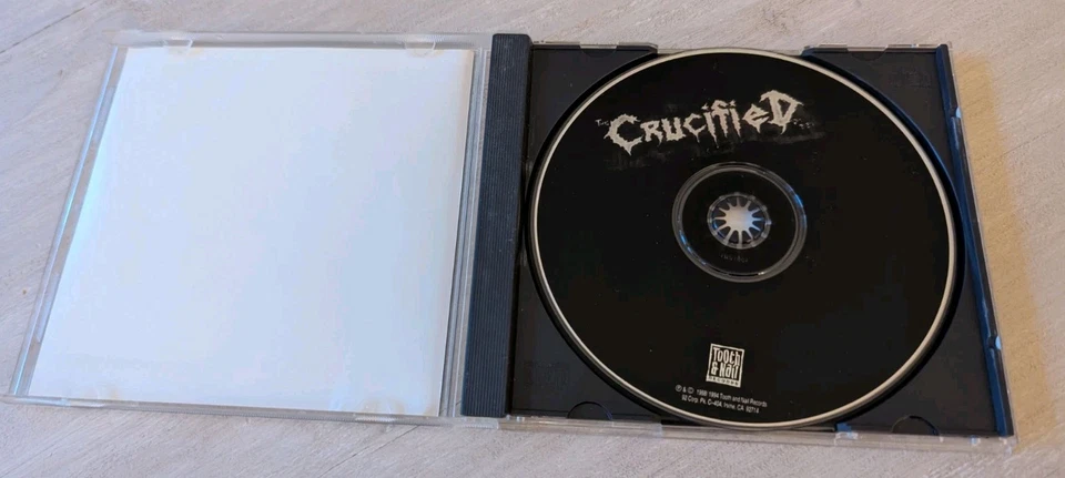 The Crucified CD Self Titled 1994 Tooth & Nail Records Christian Hardcore Punk Foto 3 de 3