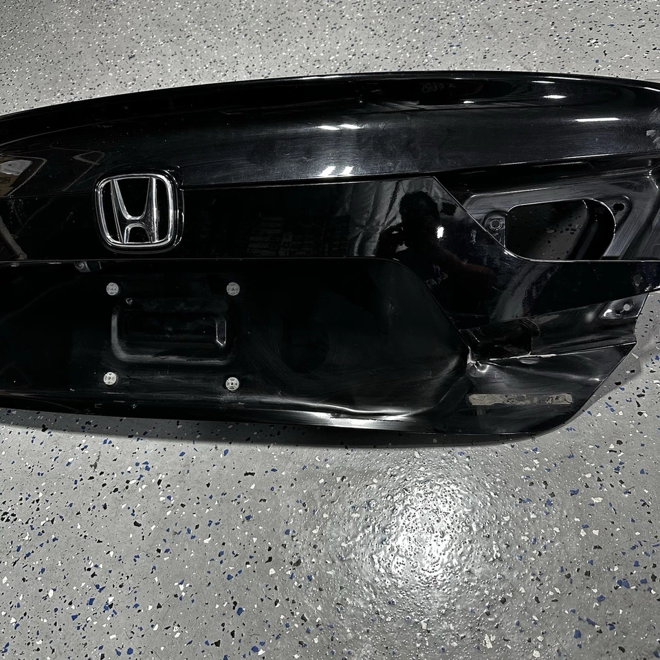 2018 2022 HONDA ACCORD SEDAN REAR TRUNK LID OEM WITH CAMERA - Image 3 of 4