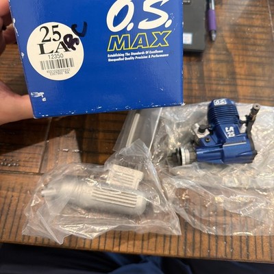 NOS Unused O.S. Max 25LA RC Blue Engine in Box w Muffler