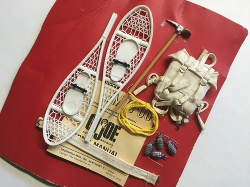 1964 Vintage HASBRO GI JOE TM — 1965 Mountain Troops Accessories Card