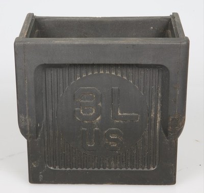Vintage Universal Battery  Hard Rubber Battery Case Box 3L US Antique Automotive
