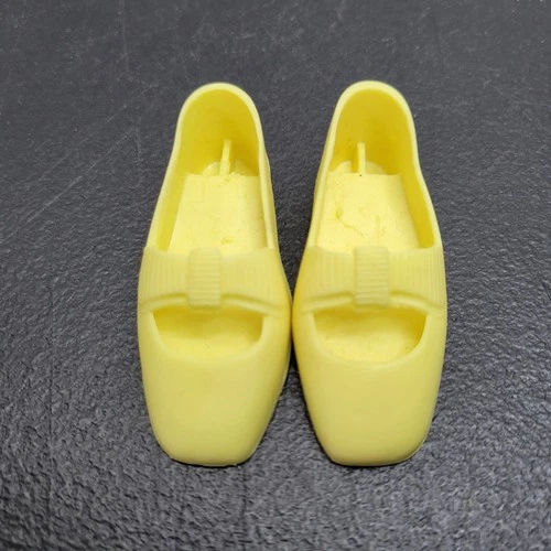 Ideal 1968 Crissy Doll Vintage Yellow Square Toe Low Heel Pump Shoes
