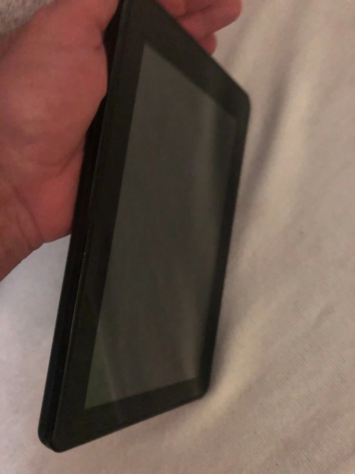 Amazon Kindle Fire 8 GB 7" Touch Screen Frame For Parts Only Does Not Work - Image 3 of 4