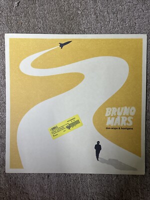 Bruno Mars - Doo-wops & Hooligans (Walmart Exclusive Neon Yellow Vinyl).