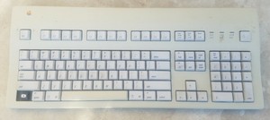 Vintage-Apple-Extended-Keyboard-II-M3501