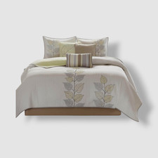Madison Park White Caelie Floral Quilted 6-Piece Quilt Set, Full/Queen Size