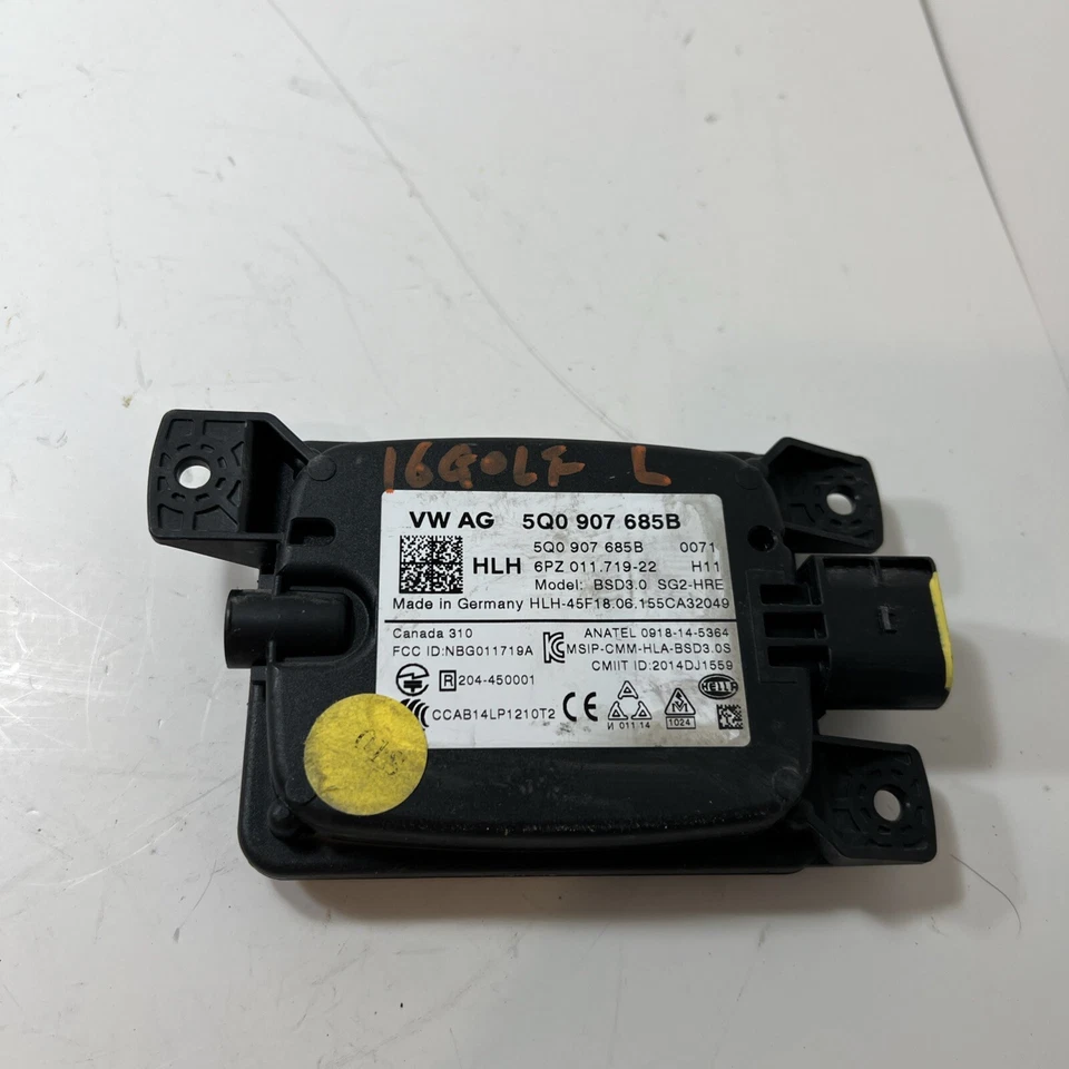 Volkswagen Golf 2016 lado izquierdo sensor de punto ciego 5Q0907685B OEM Foto 4 de 4