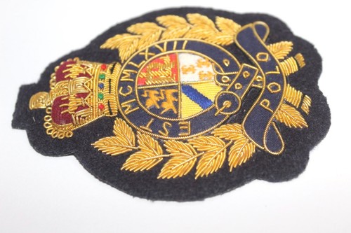 Fashion patch hand embroidered with gold bullion wire sewn on black felt - Picture 4 of 6