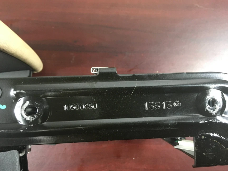 BMW X3 2014-2018 reposabrazos compartimento de almacenamiento consola central 10500650 OEM. Foto 4 de 4