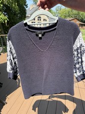 Ann Taylor XS Navy/White V-Neck Lightweight Knit Floral Contrast 3/4 Sweater