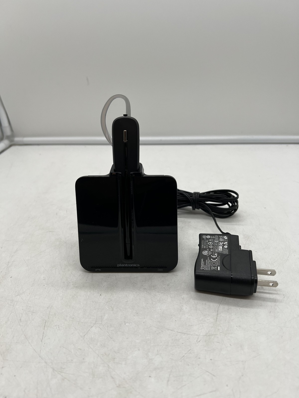 Plantronics Wireless Convertible Headset C054-XD1 w/ Base +Power Adapter