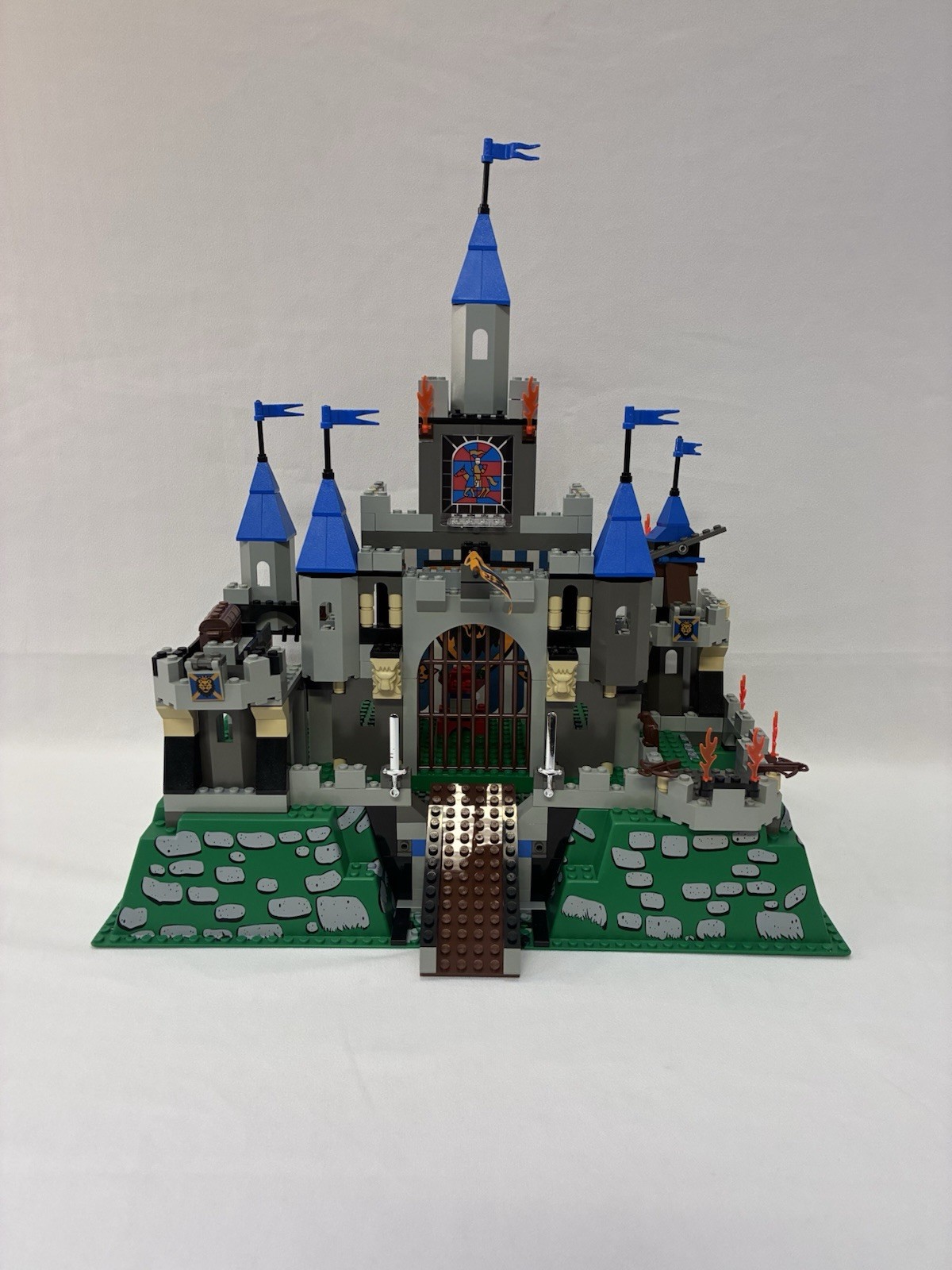LEGO Knights' Kingdom King Leo's Castle 6098/6091 Used Retired 100% Box Manual