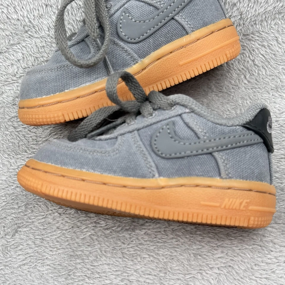 Nike Air Force 1 LV8 2 маленьких мальчиков 4C серый замшевый низкий верхний логотип Athletic Kids обувь - Изображение 2 из 4