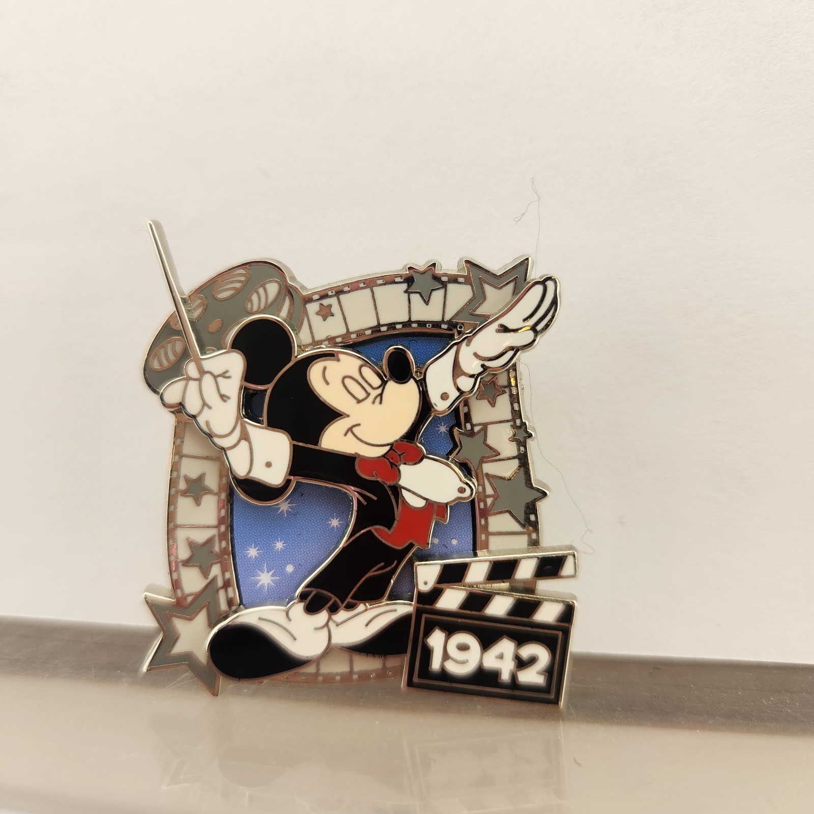 2005 HKDL Hong Kong Disneyland Mickey Countdown 1942 3D LE 500 Disney Pin 
