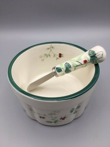 Pfaltzgraff Dip Bowl & Spreader Knife Winterberry Christmas Holiday 2009 Cute - Picture 2 of 9