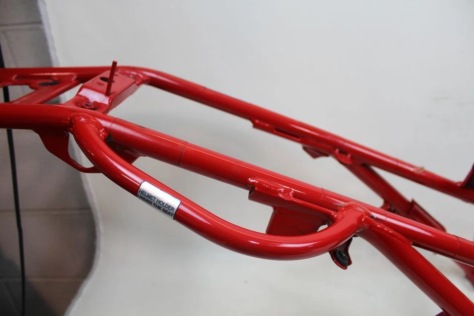 Cuadro principal chasis SCRATCH SLVG 47011812CF Ducati Monster S2R 800 S2R800 Foto 3 de 4