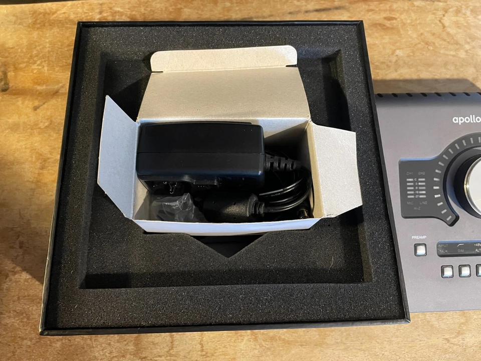 Universal Audio Apollo Twin MKII QUAD Thunderbolt Audio Interface w/Plugins - Image 3 of 4