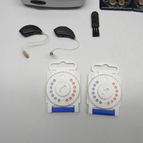 RESOUND Forza BTE Hearing Aid Pair With Batteries And Case - TESTED READ - Picture 3 of 13