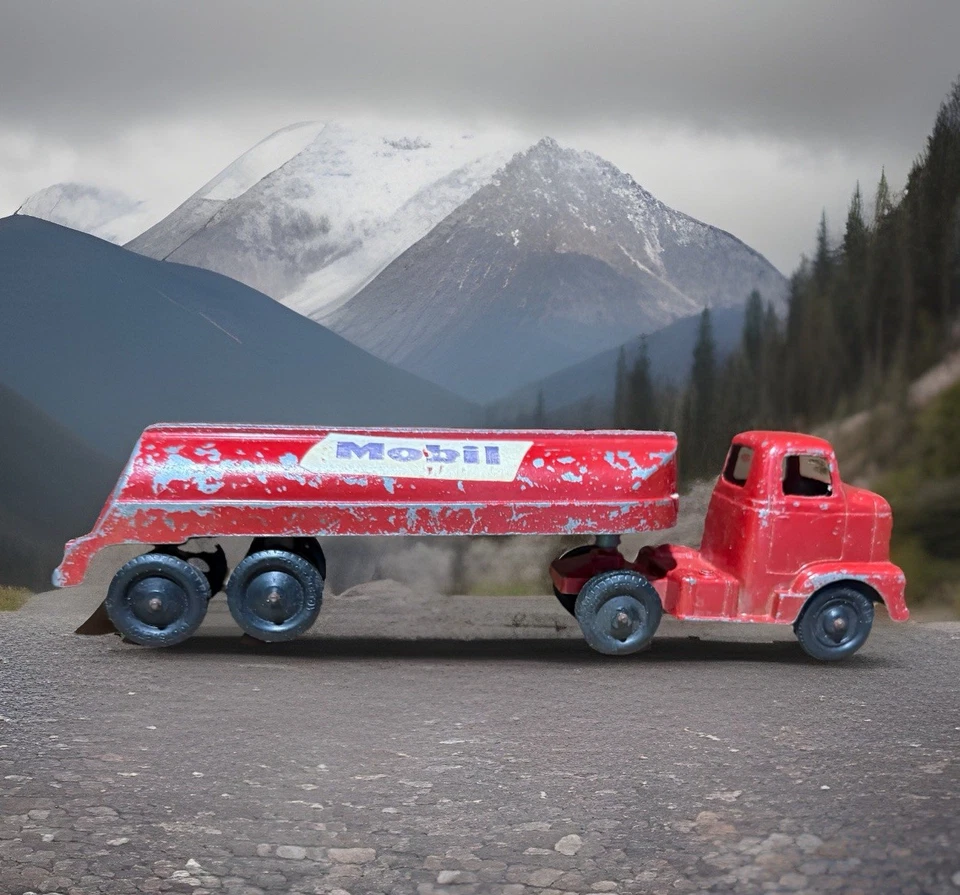 Vintage 1960 Tootsietoy of Chicago, Chevrolet Truck with Mobil Trailer - Image 3 of 4