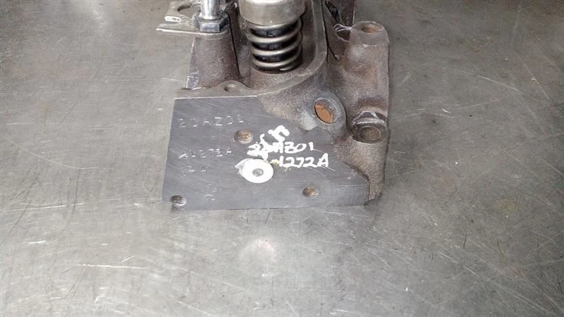 Culata reconstruible 6-173 2,8 L 2BC compatible con 82-86 6000 6956961 Foto 3 de 4