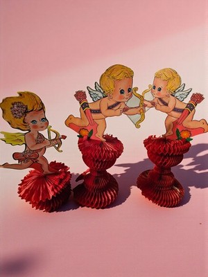 BEISTLE CUPID 3D FOLD OUT CREPE PAPER HONEYCOMB CENTER PIECE 1970 SET 3 1970s