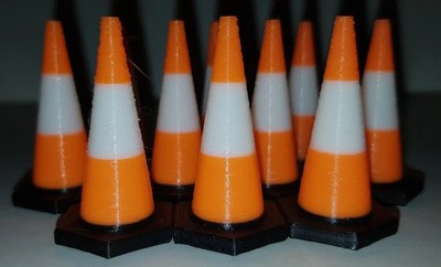 10x Verkehrskegel Maßstab 1:24 orange/weiß 39mm hoch 3D gedruckt