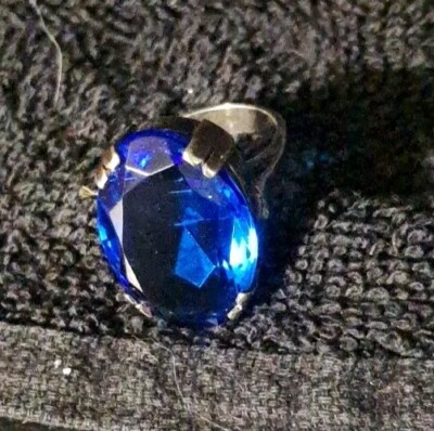 STERLING SILVER  MULTIFACETED  GLASS  BLUE RING SIZE 7 NO BOX