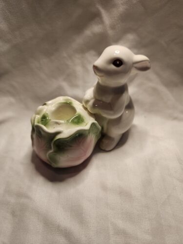 Bunny With Cabbage Candle Holder Applause For Taper Candle 3 1/2 Inches Tall  - Afbeelding 1 van 7