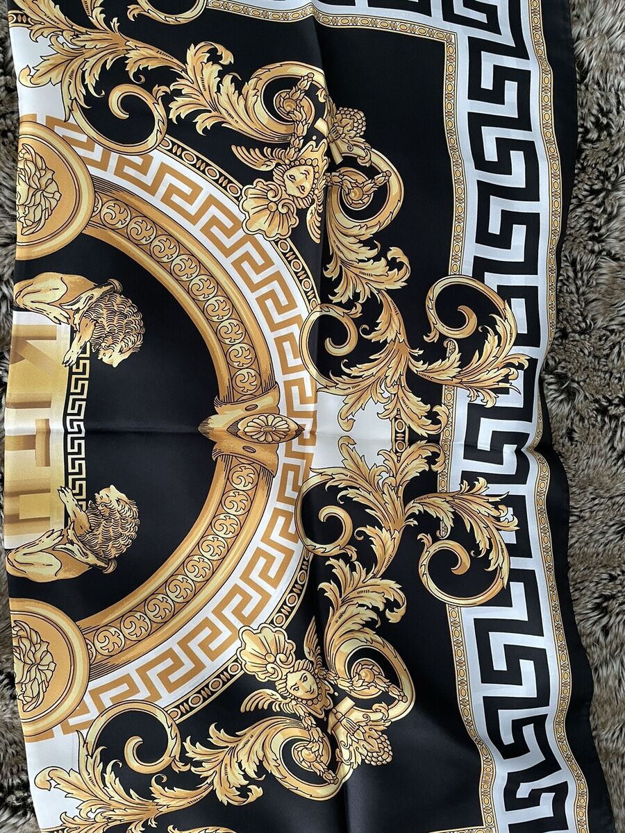 390 VERSACE Black & Gold Iconic Baroque Silk Scarf 90x90cm 390 VERSACE Black & Gold Iconic Baroque Silk Scarf 90x90cm