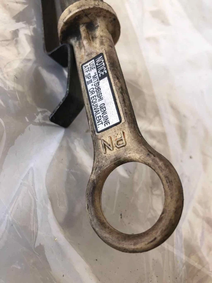 2003 三菱 MONTERO 运动发动机油位吸管测量组件 原始设备制造商 — 第 2/4 张图片