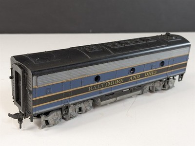 Athearn 3020 Baltimore & Ohio F7B Dummy Diesel Locomotive HO Scale