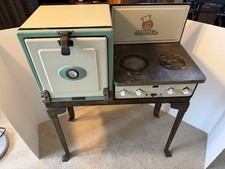 Rare Vintage Lionel Train, play kitchen set Oven and stove top set 455.