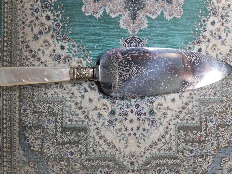 Vintage Sheffield England Mother of Pearl Fish Server Slice Engraved...
