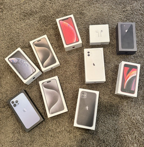 Lotto misto scatole vuote Apple iPhone e AirPods MWE22LL/A