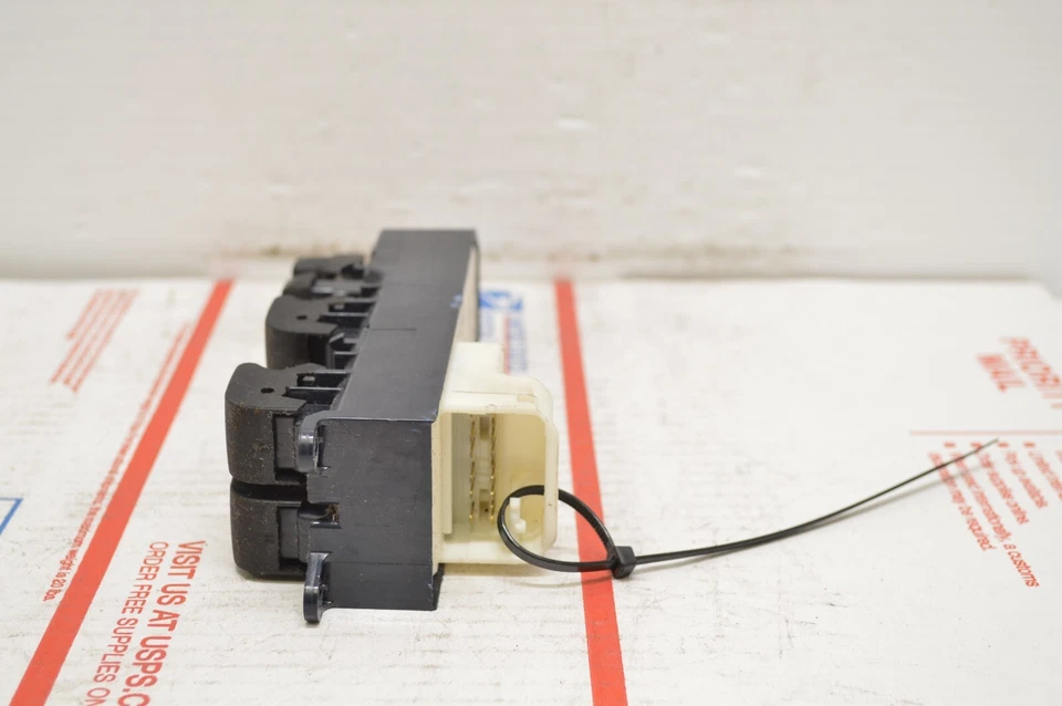 08-15 Toyota Corolla xB Interruptor Maestro Ventana Eléctrica Puerta Ventana Botón MM14#039 Foto 2 de 3